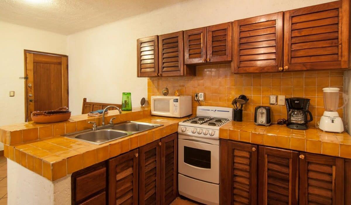 Charming, Gated With Pool, Fast Wifi And Silent * Playa del Carmen