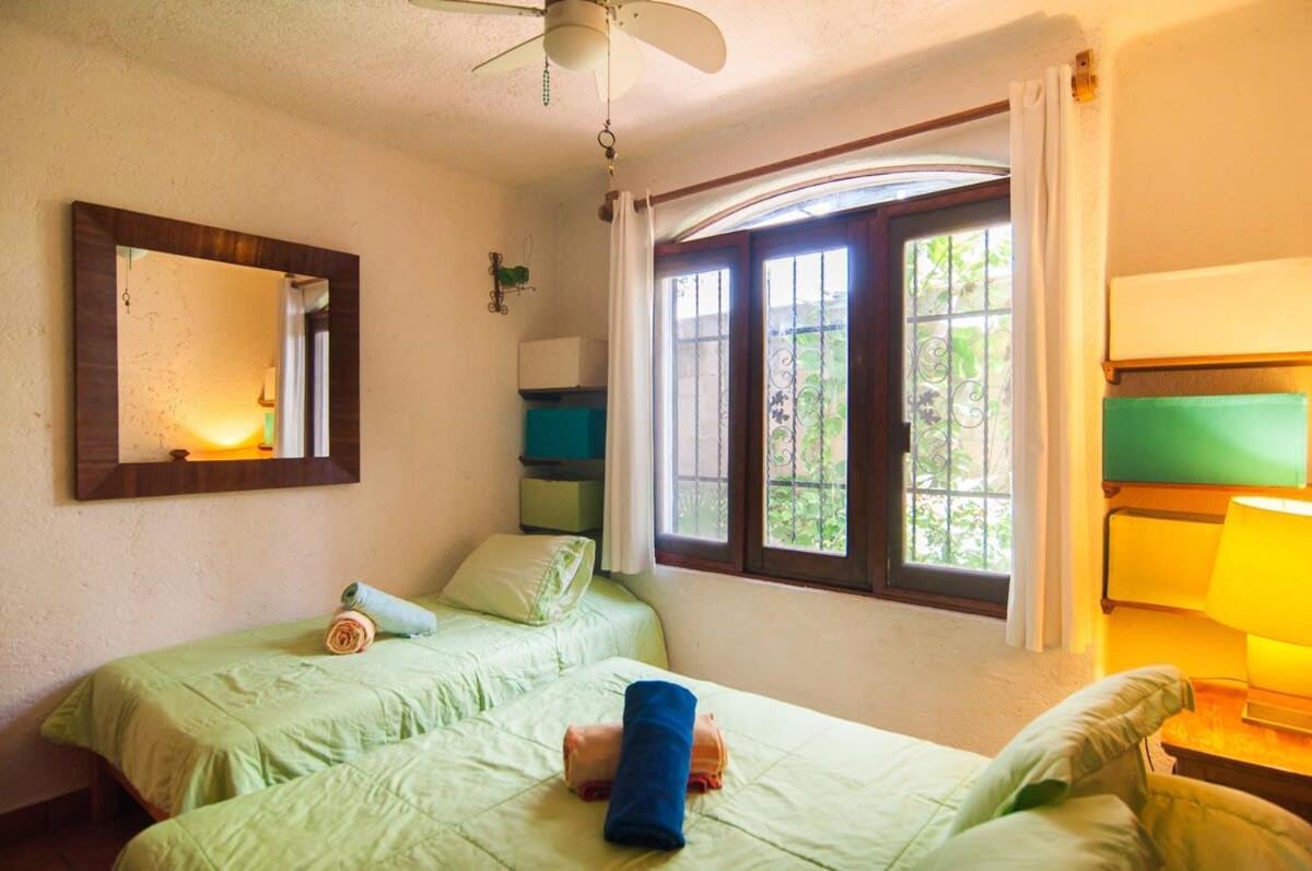 Charming, Gated With Pool, Fast Wifi And Silent