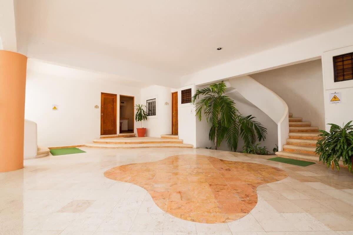 Charming, Gated With Pool, Fast Wifi And Silent Playa del Carmen