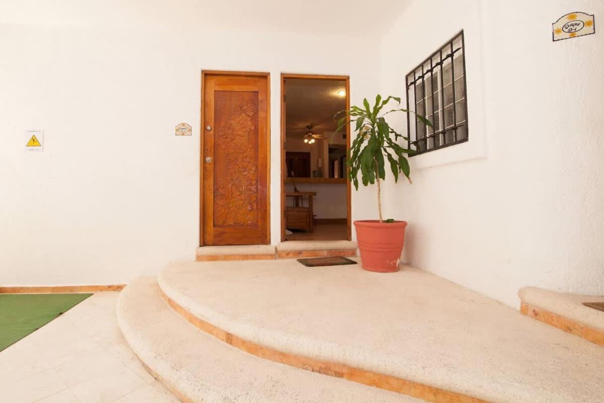 Charming, Gated With Pool, Fast Wifi And Silent